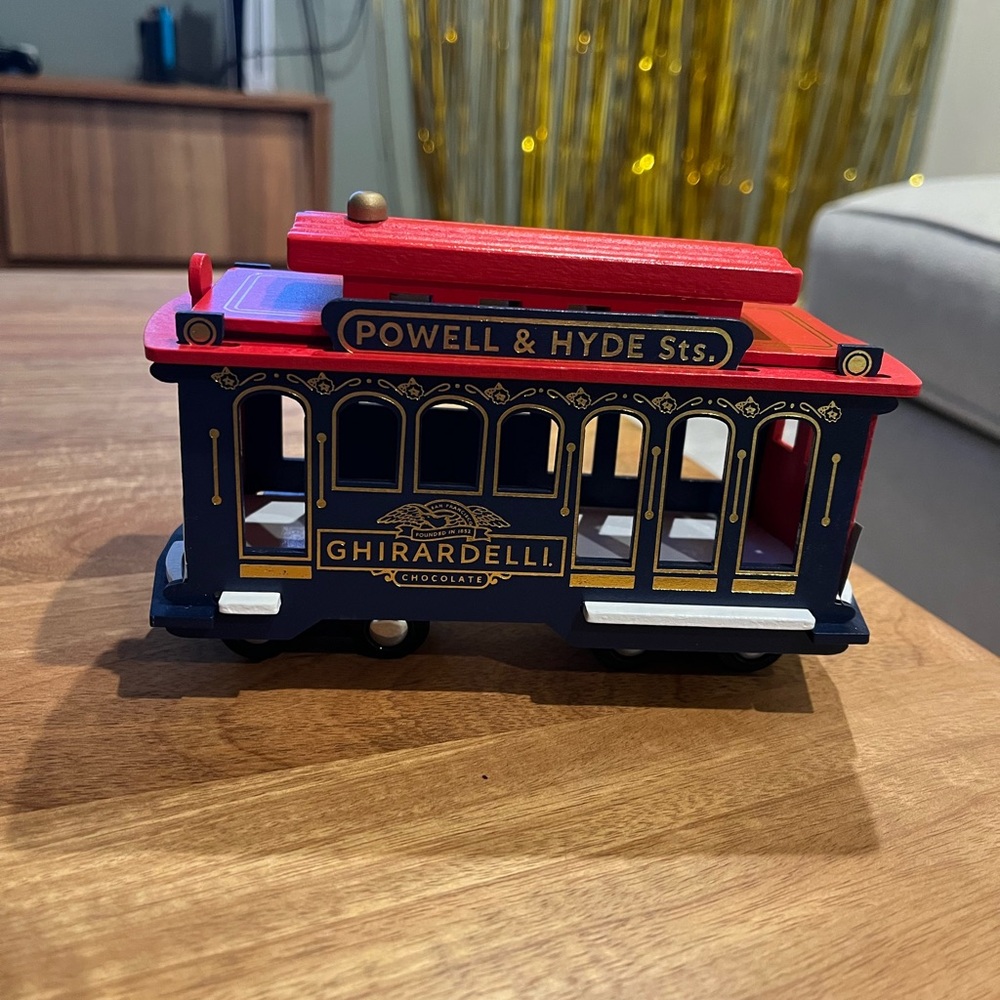 Ghirardelli Chocolate San Francisco Wooden Toy Cable Car 4" X 2.5"